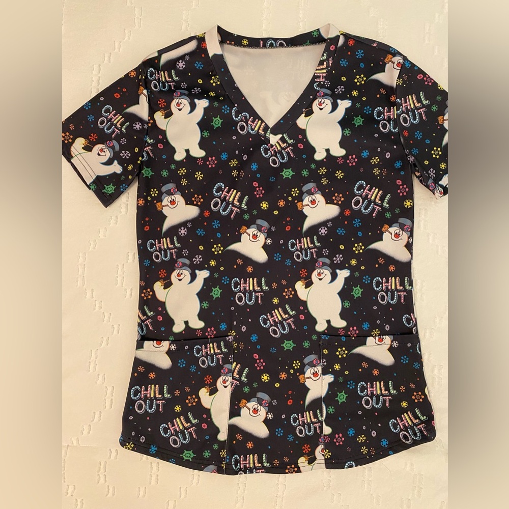 Scrub top winter print. Frosty the snowman. Black w/vibrant print. Small